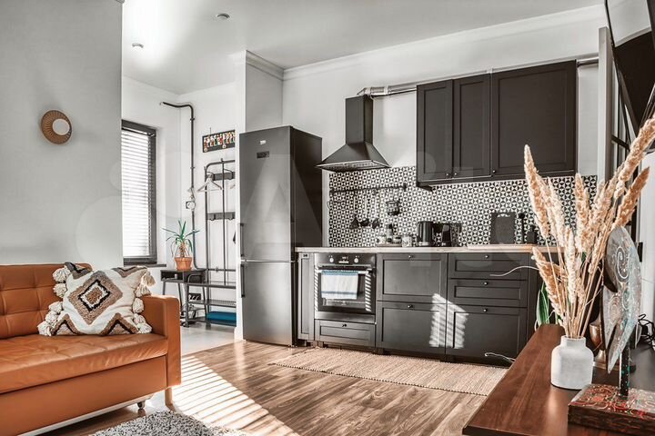 2-к. квартира, 57 м², 1/3 эт.