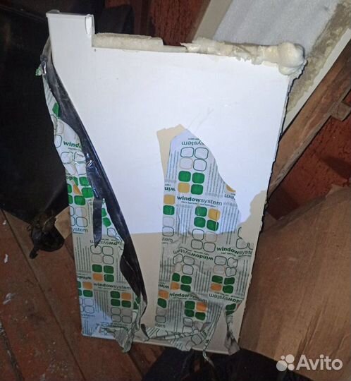 Пластиковое окно с подоконником