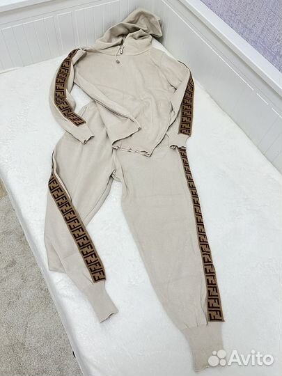 Трикотажный костюм