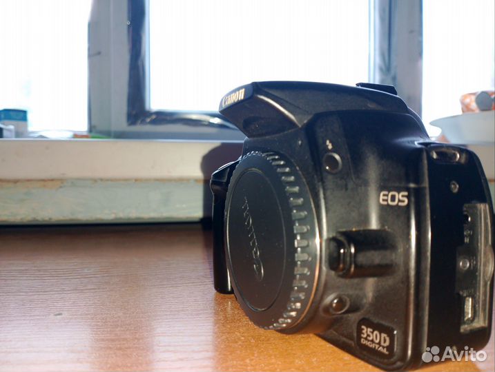 Зеркальный фотоаппарат Canon EOS 350D