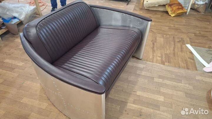 Кожаный диван Aviator Tomcat
