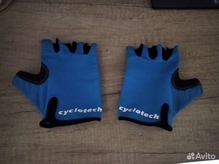 Спортивные перчатки из спортмастера