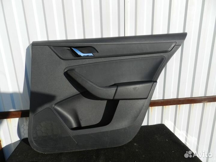 Обшивка двери задней правой Skoda Rapid