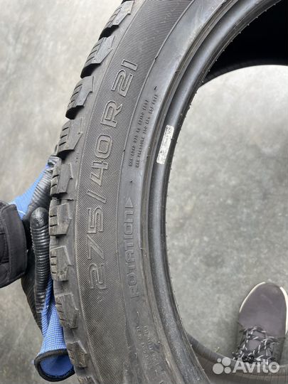 Nokian Tyres Hakkapeliitta 9 275/40 R21 и 315/35 R21