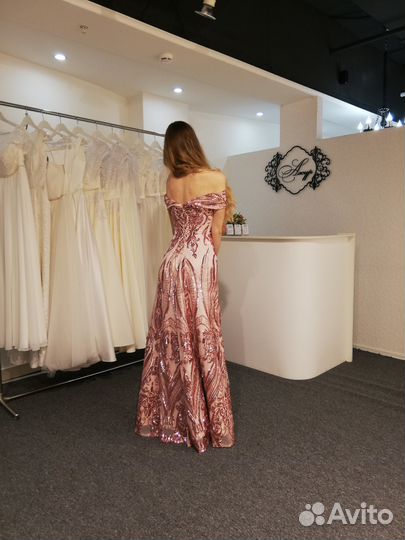 Платье вечернее