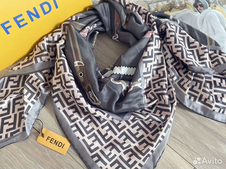 Платок из шелка Fendi