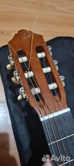 Классическая гитара yamaha c40
