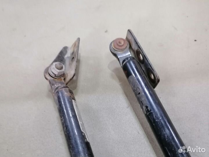 Амортизатор двери багажника Mazda 323 BF 1980-1989