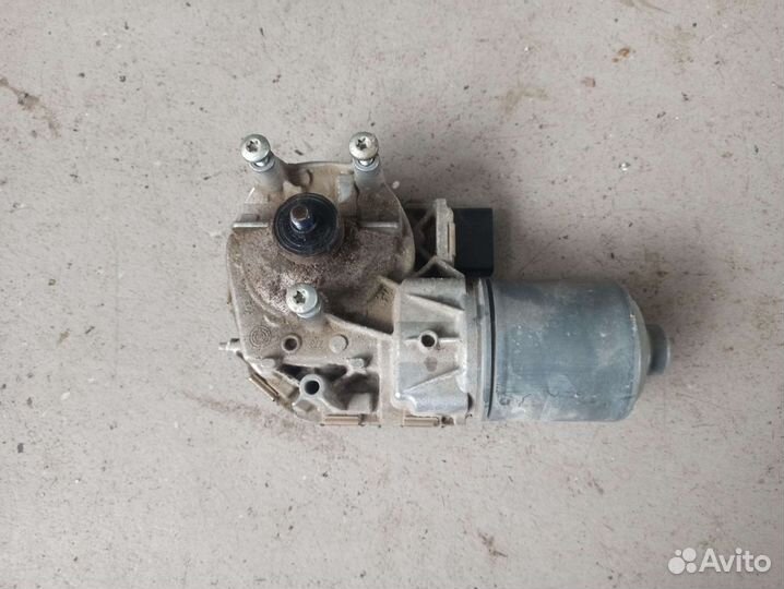 VW Touareg NF Моторчик стеклоочистителя передний