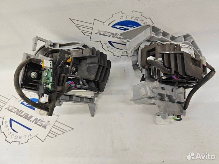 Фара запчасти правая Toyota Land Cruiser J200