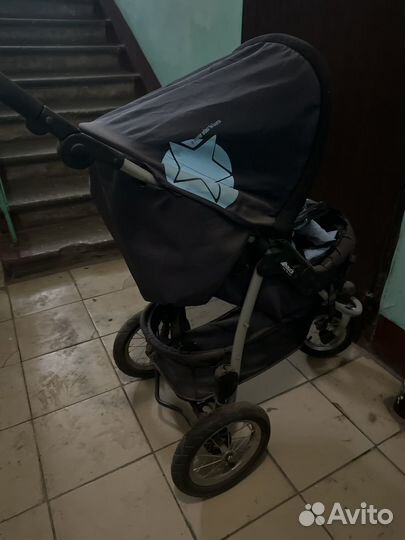 Прогулочная коляска