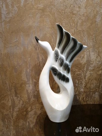 Ваза Лебедь