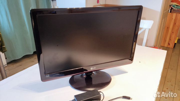 Монитор LG flatron E2250T