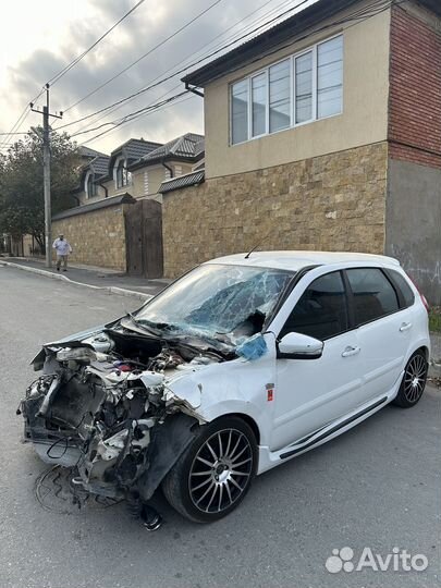 LADA Kalina 1.6 МТ, 2014, битый, 200 000 км