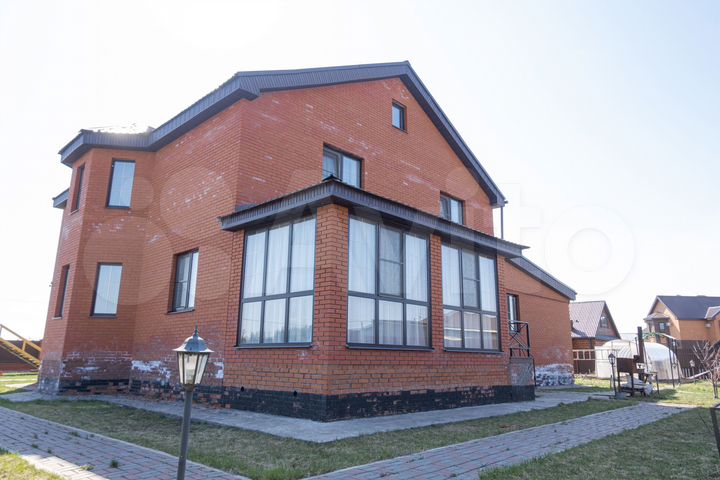 Коттедж 327 м² на участке 17 сот.