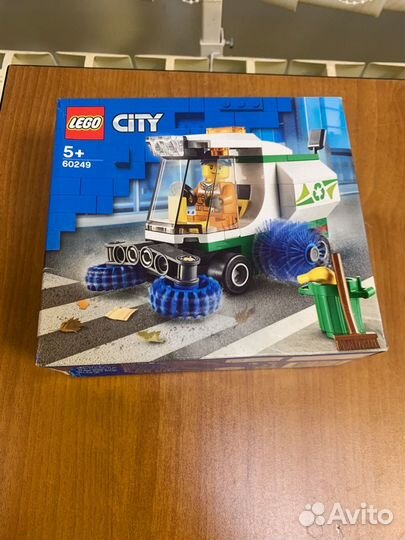 Lego City 60249 Машина для очистки улиц