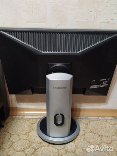 Монитор Samsung