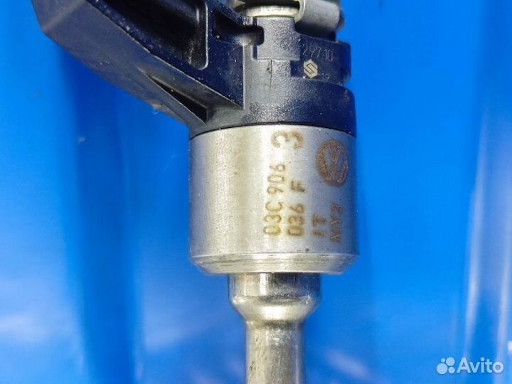 Форсунка Audi A3 8P 1.4 CAX 2011