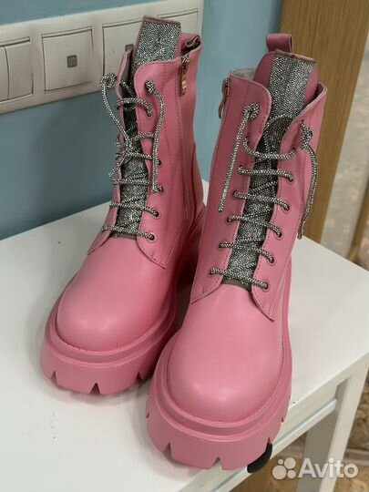 Ботинки розрвые женские 37 размер