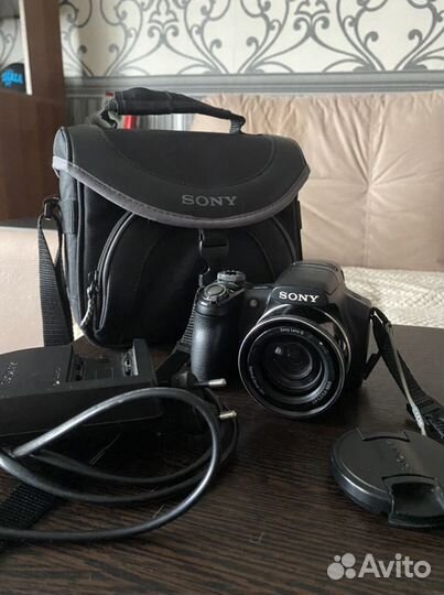 Компактный фотоаппарат