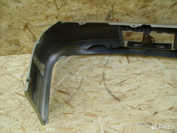 Бампер задний Toyota Estima Emina CXR20 Серыйцарап