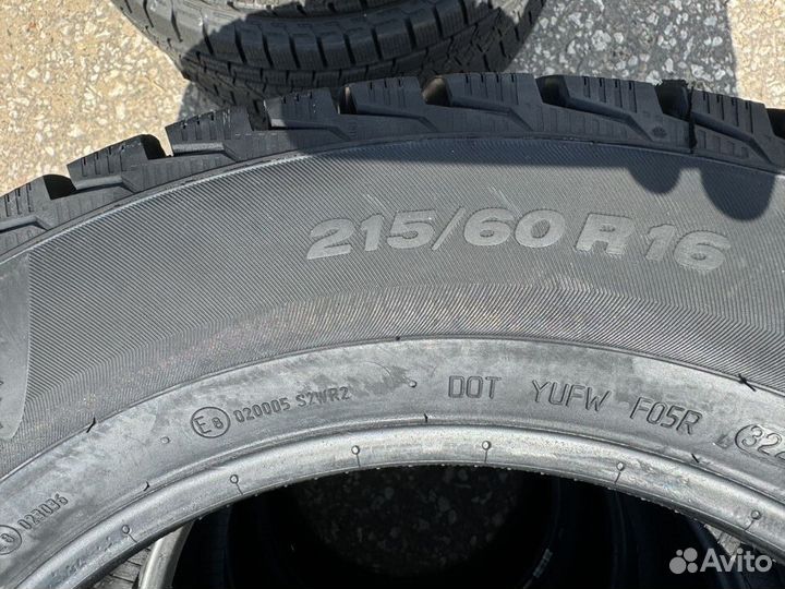 Viatti Brina Nordico V-522 215/60 R16 95T