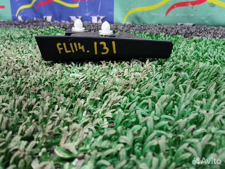 Уголок зеркала внутренний передний левый Toyota La