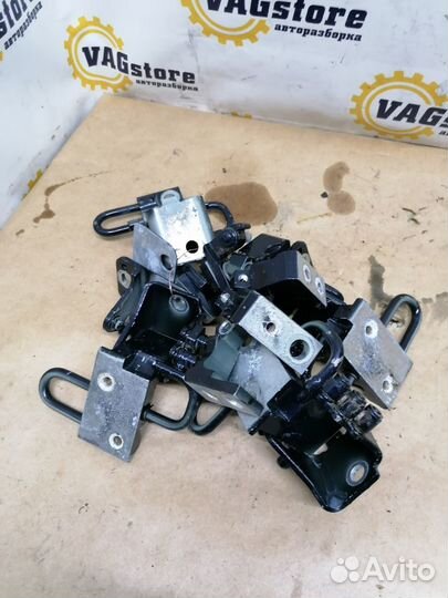 Петли двери Audi A6 C6 2007