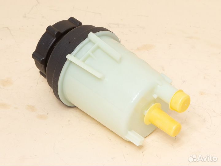 Бачок гур Land Rover Freelander LR000578