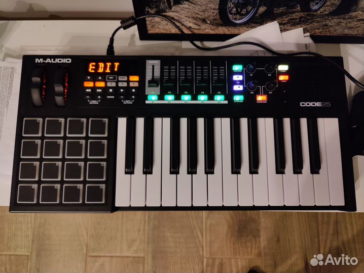 Midi клавиатура m audio code 25