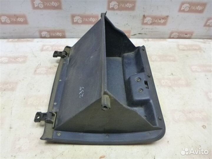 Бардачок Mitsubishi Carisma DA1A 4G92 1999