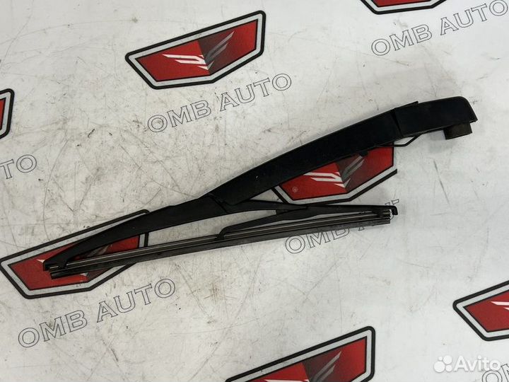 Поводок стеклоочистителя заднего Мерседес W204