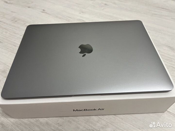 MacBook Air 13 2020 M1 8/512 8-core