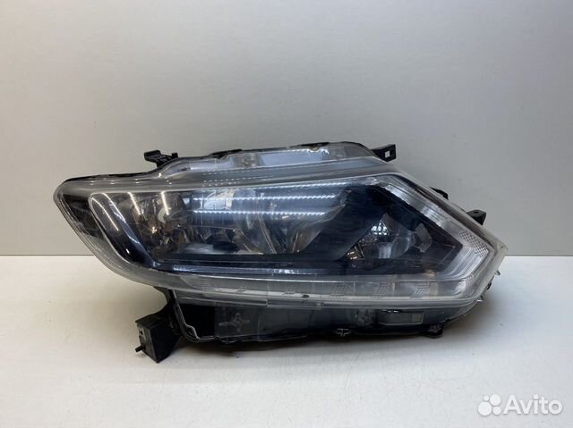 Фара правая Nissan X-Trail (T32) 2014-2017 Галоген