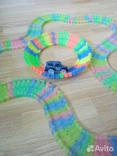 Гибкий трэк с машинкой