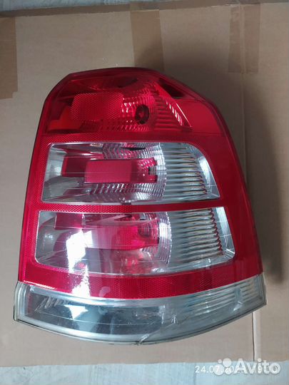 Фонарь задний правый opel zafira b