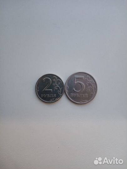 Продаю монеты 2 и 5 2003г
