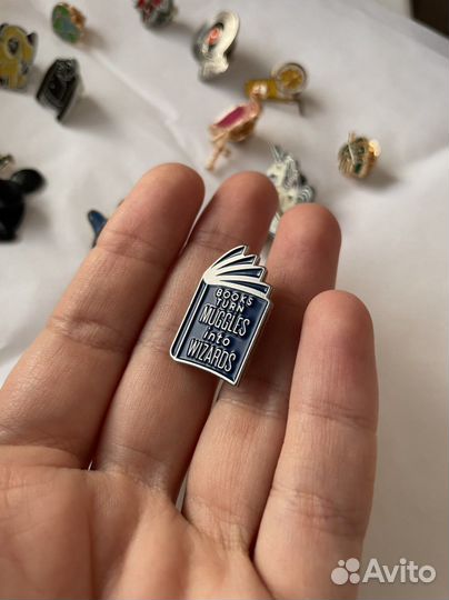 Значки броши металл эмаль