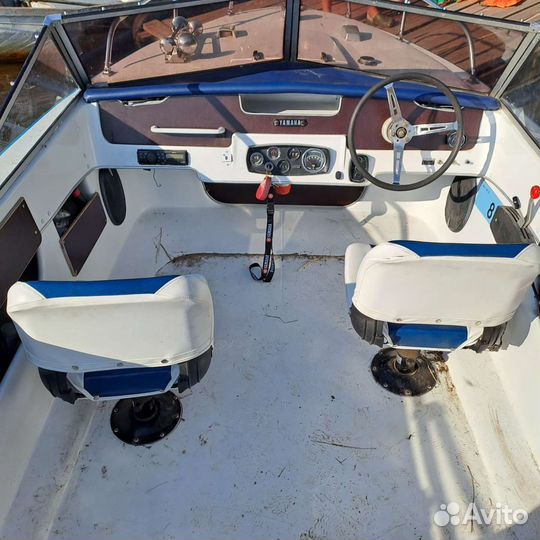 Катер прогулочный