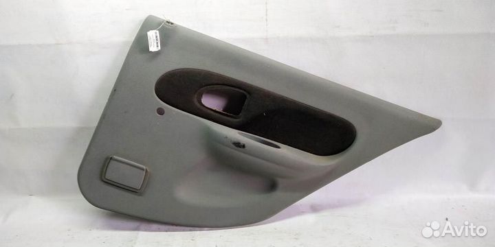 Обшивка двери задней правой Renault Symbol I 04-0