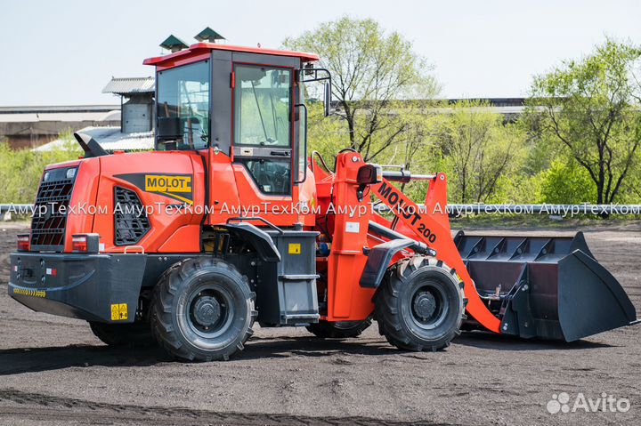 Фронтальный погрузчик Molot 200, 2023