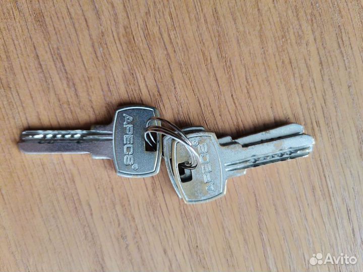 Личинка замка входной двери apecs