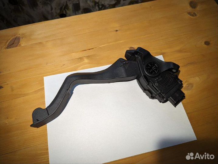 Педаль газа Пежо 408/308