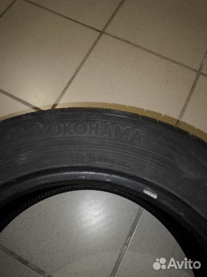 Yokohama BluEarth RV-02 215/60 R17