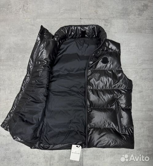 Мужской жилет moncler