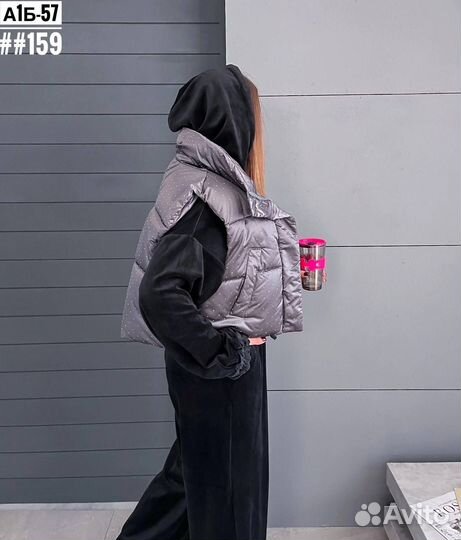 Жилеты дутые со стразами