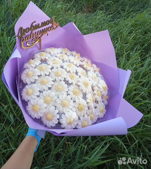 Подарок на день рождения шоколадные цветы ромашки