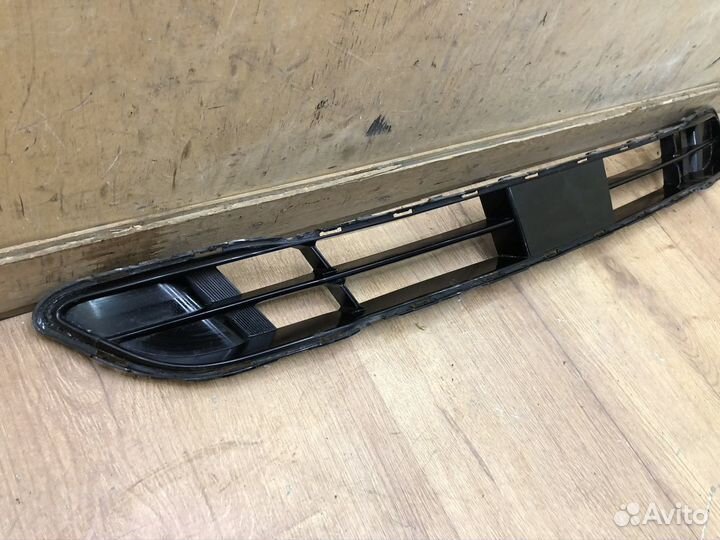 Решётка в бампер центральная Hyundai Grand Santa F