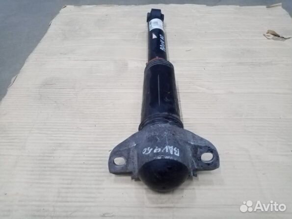Toyota RAV 4 50 стойка амортизатора оригинальная