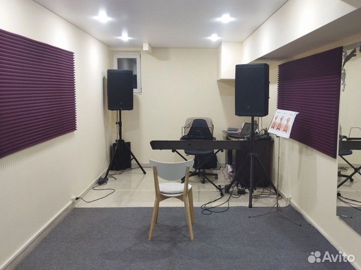 Требуется преподаватель вокала, гитары, фортепиано